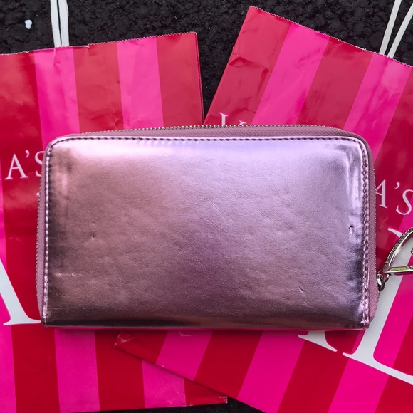 VICTORIA’S SECRET LIGHT PINK METALLIC CLUTCH - Picture 2 of 3